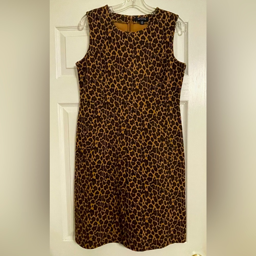Lands’ End Leopard print sleeveless dress! So soft, comfy and fitted.